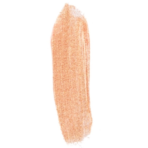 Kylie Jenner Gloss Poppin’ 💋 - Picture 8 of 11